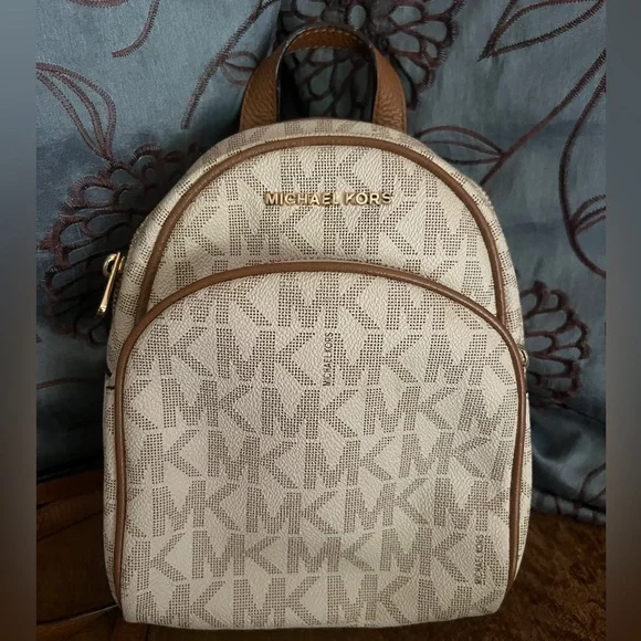 Michael Kors Brown, Beige and Briwn Signature Mini Backpack Michael Kors Rhea Zip XS MK Signature Brown - Backpack | Sakoi main image 4